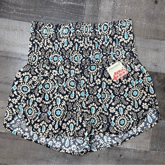 NWT FP Movement by Free People The Way Home Printed Short size Small - Picture 14 of 14